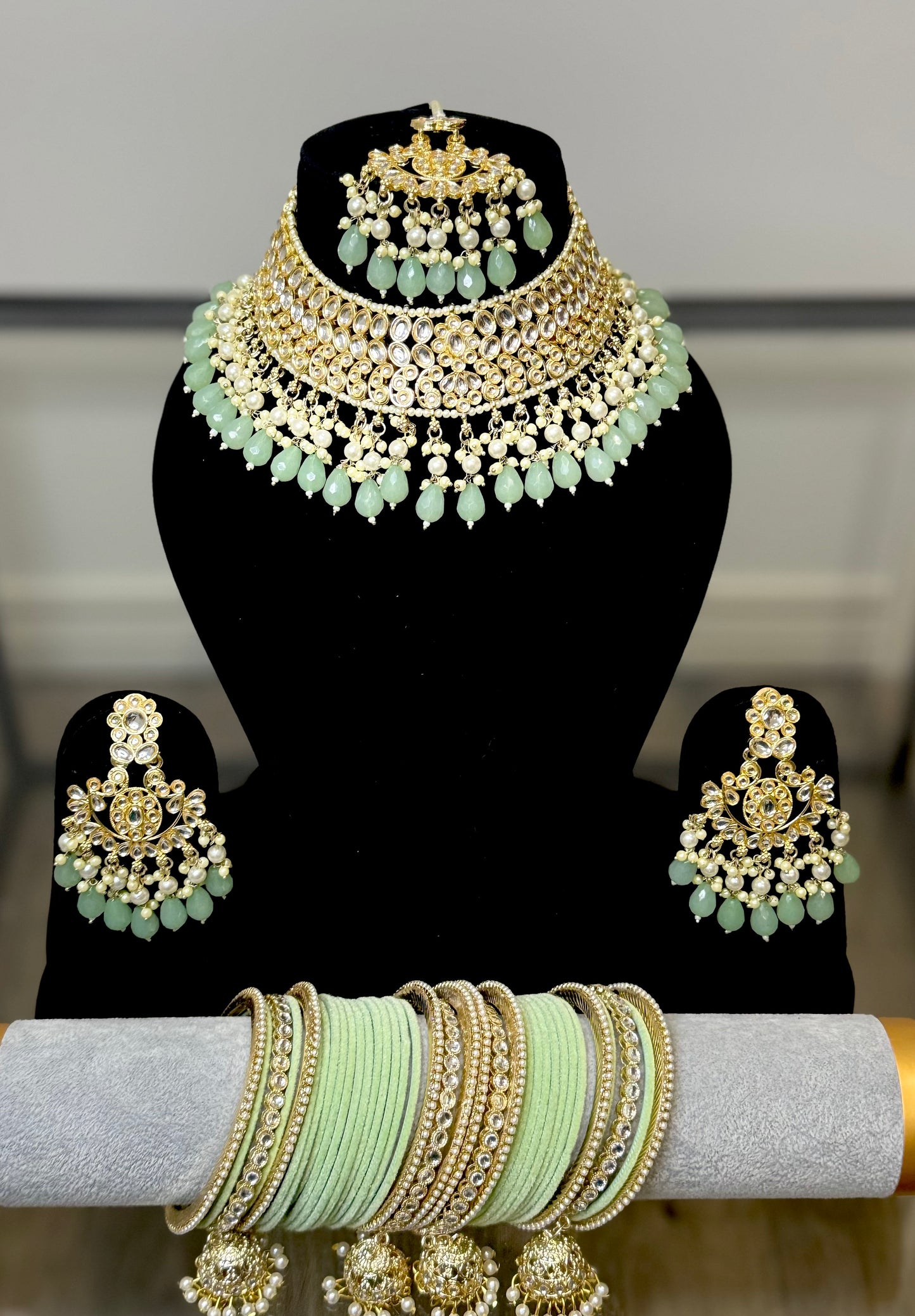 Light Green Necklace Set with Bangles