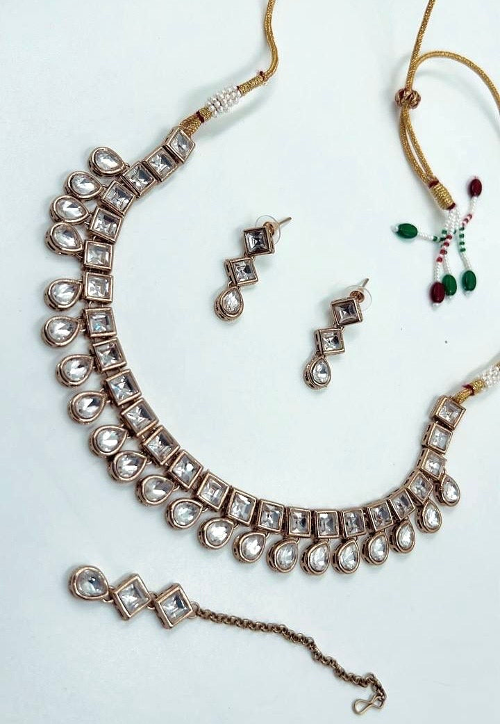 Kundan Style Necklace Set