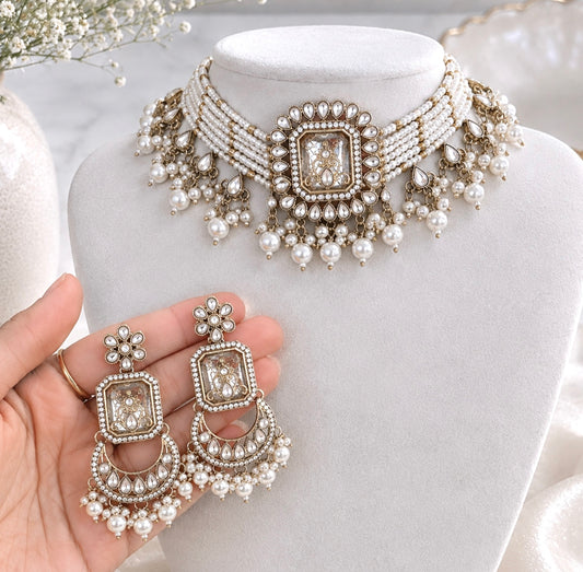 Purvi Choker Set with Earrings & Tikka
