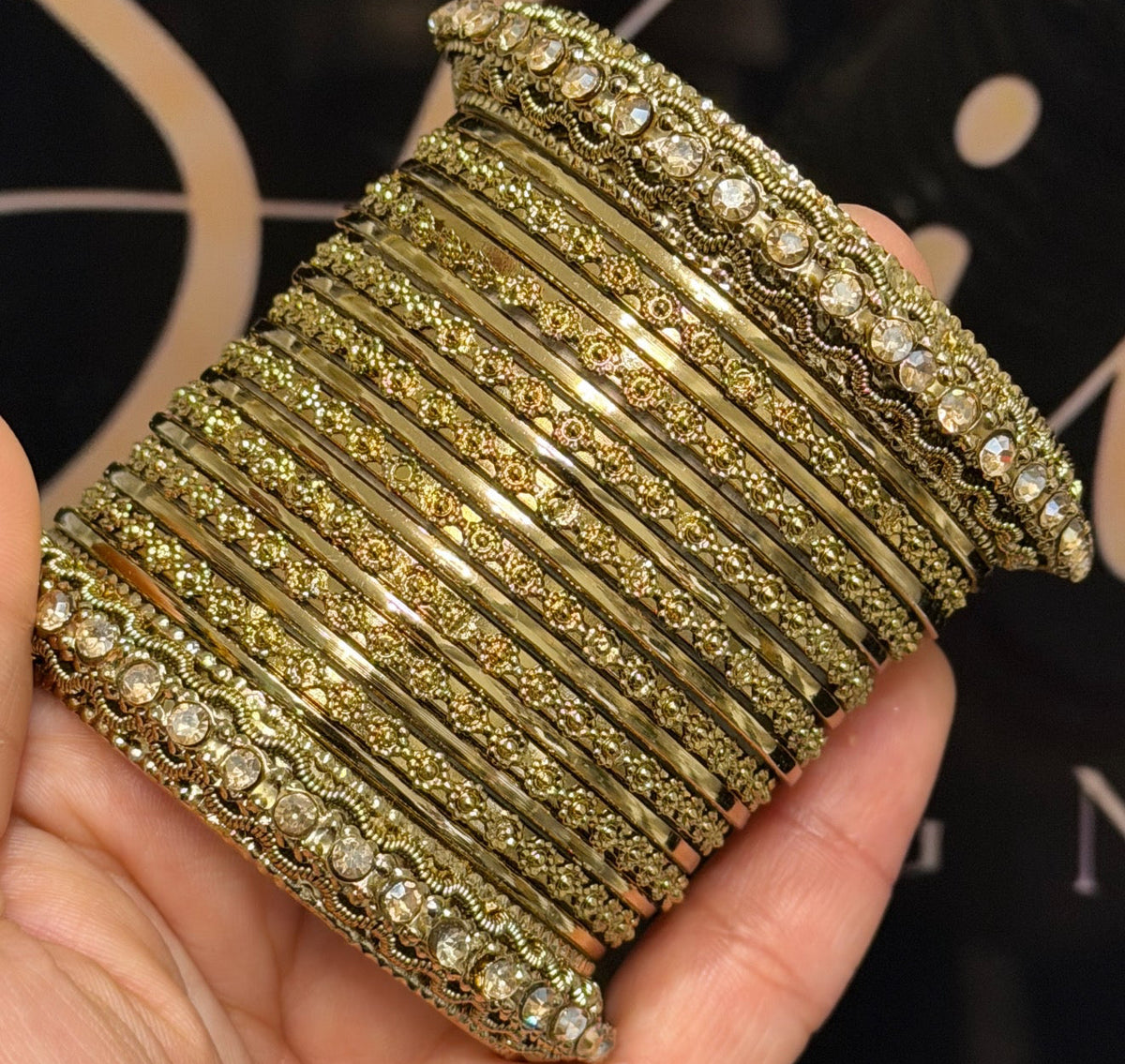 Sia Metal Bangle Set