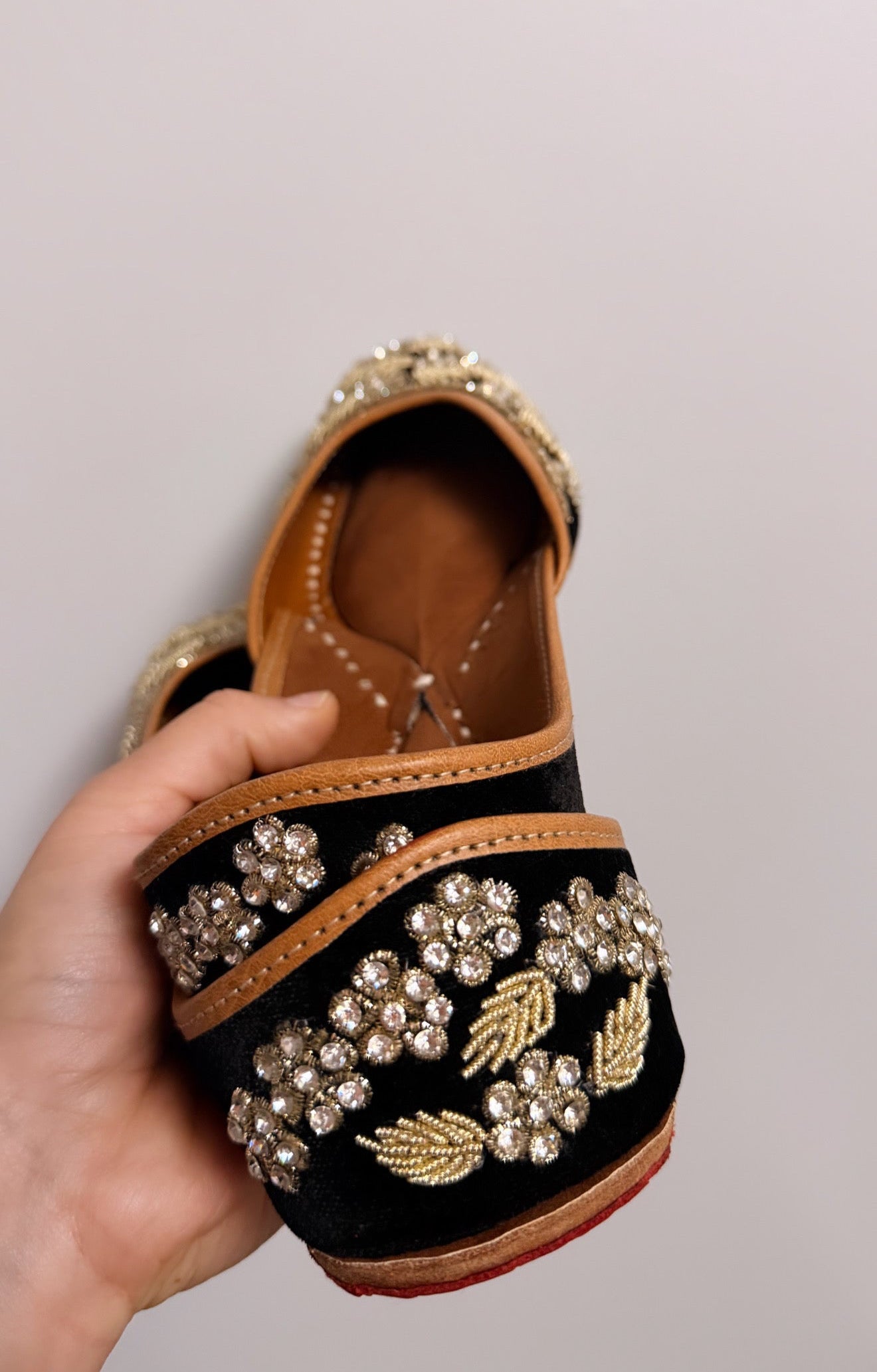 Black & Golden Punjabi Jutti