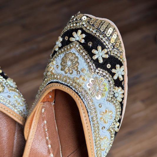 Jasmeet Double Shaded with Sequin Work Punjabi Jutti