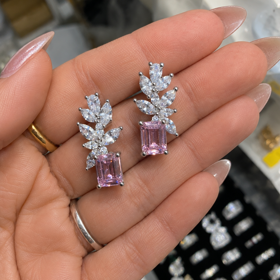 Aveena VVS Clarity Studs