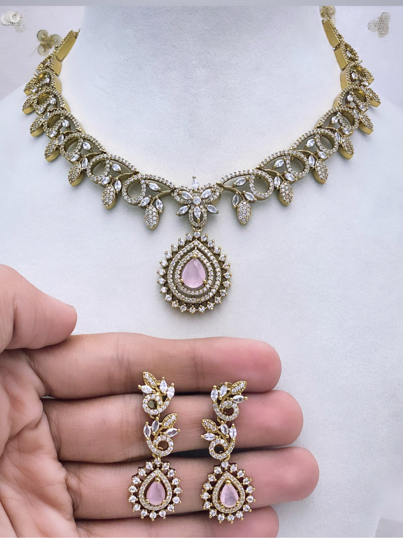 Light Pink & Golden Necklace Set