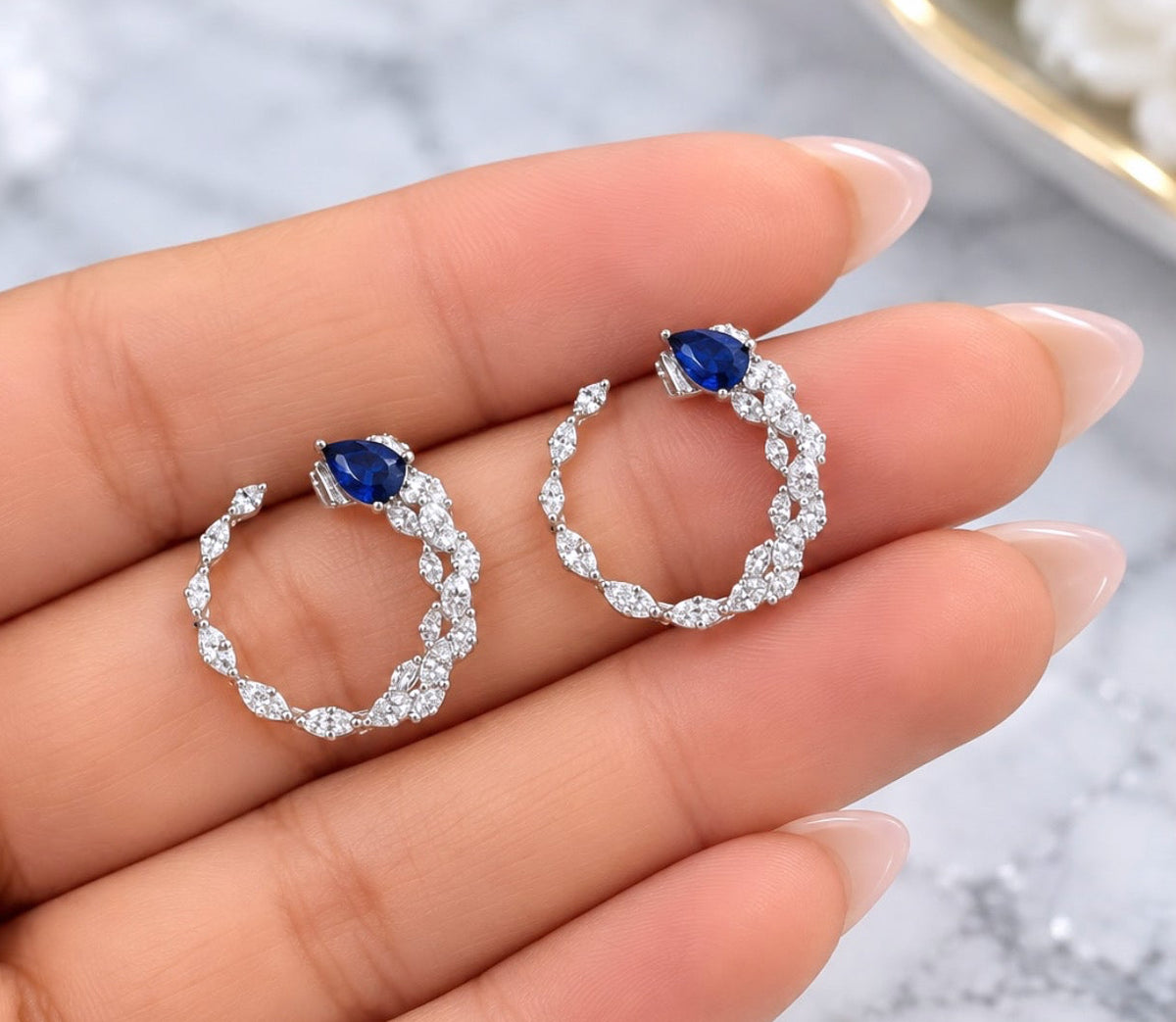 Saanj Small Statement Hoop