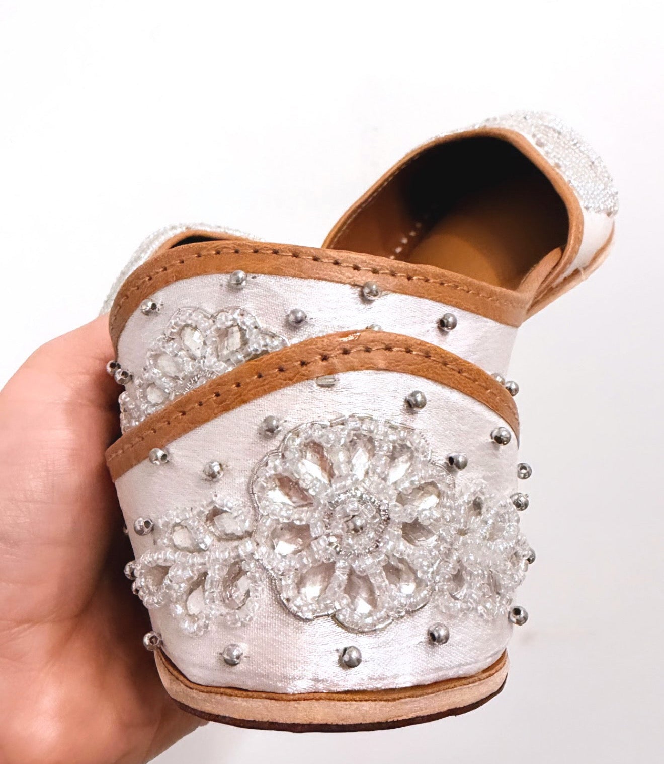 Silver Embroidered Punjabi Jutti