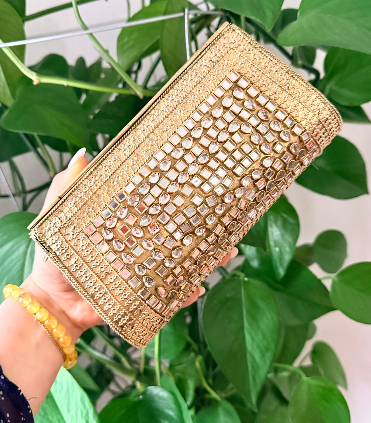 Naina Big Kundan Clutch