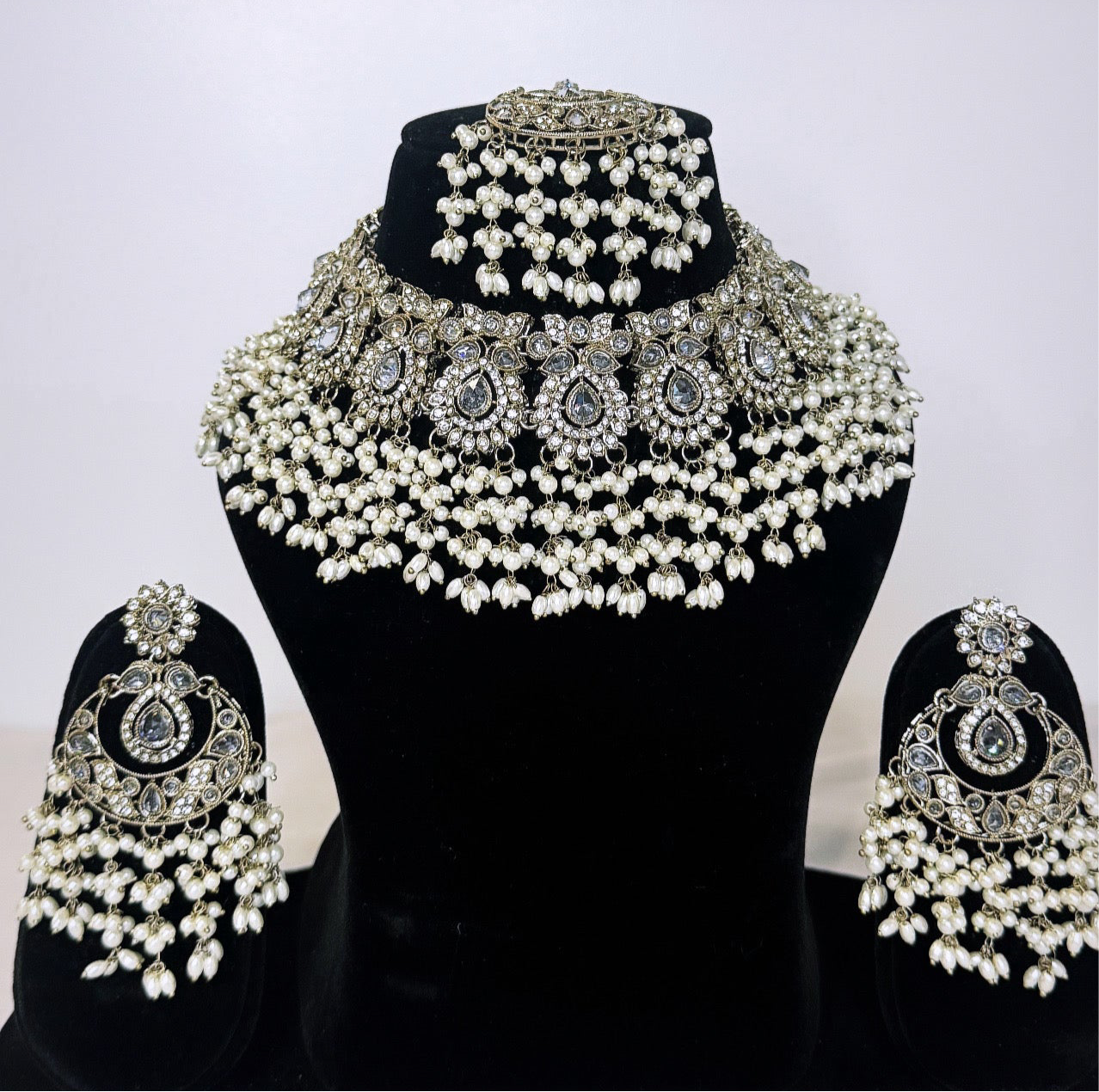 Heavy Semi Bridal Necklace Set with Pearls