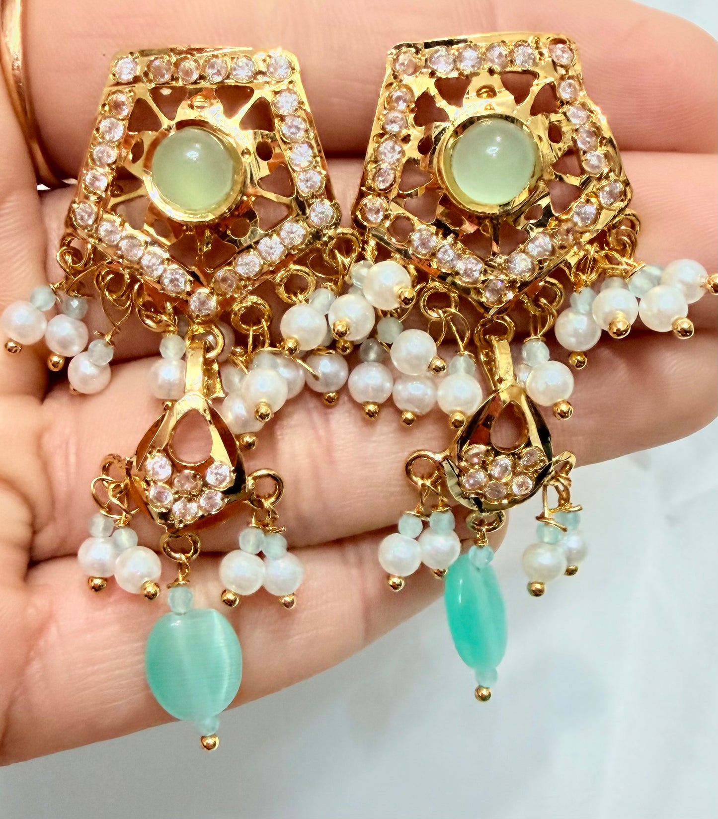 Jadau Earrings Studs