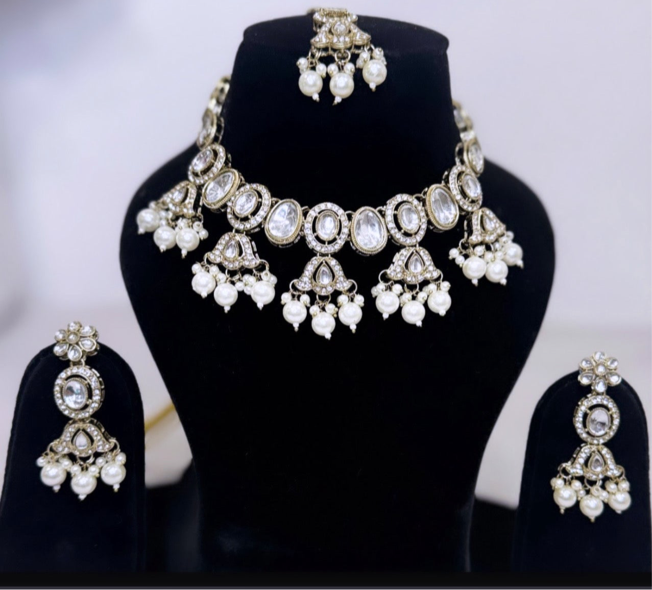 Kundan and Pearls Necklace Set