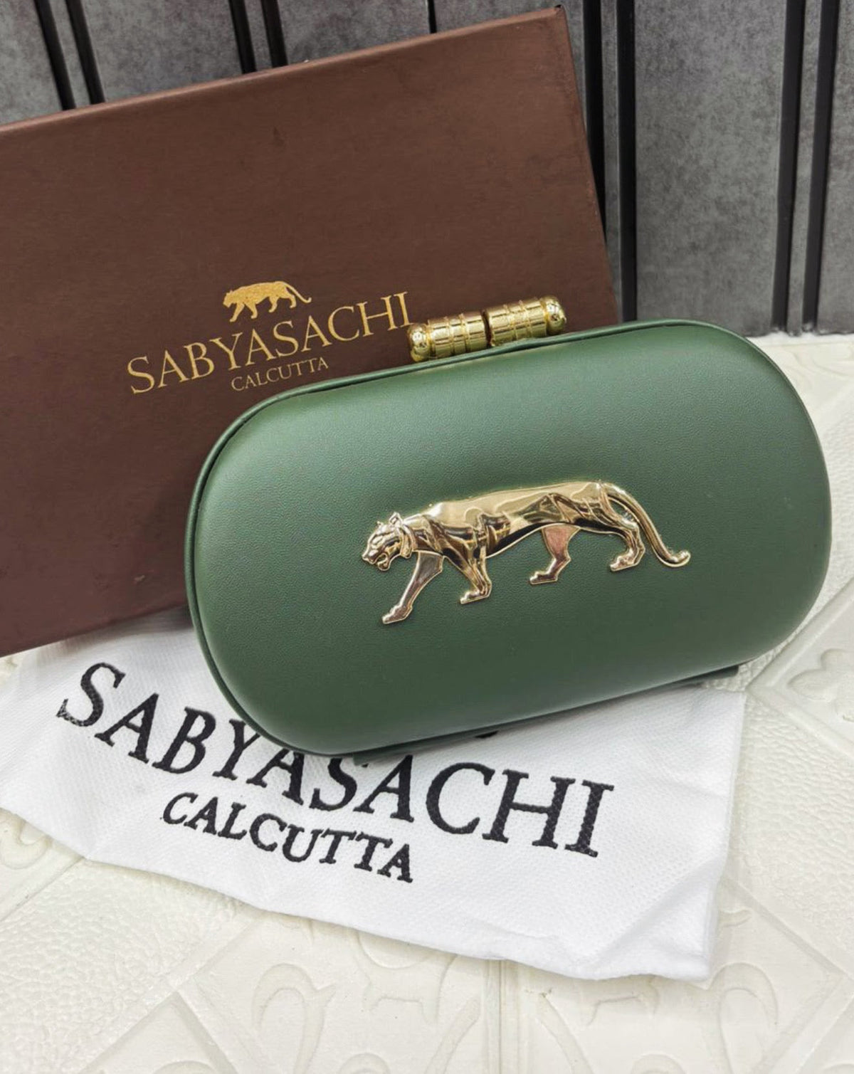 Sabya Premium Quality Clutch-Back in Stock