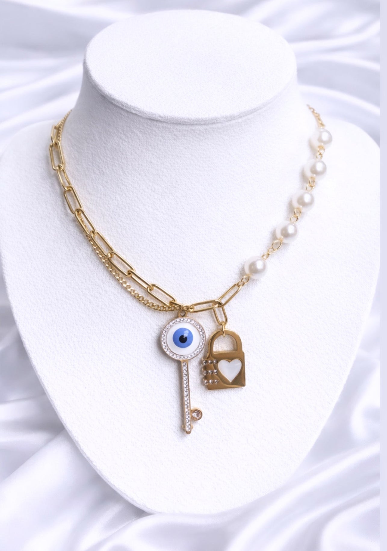 Meera Anti Tarnish Pendant Chain
