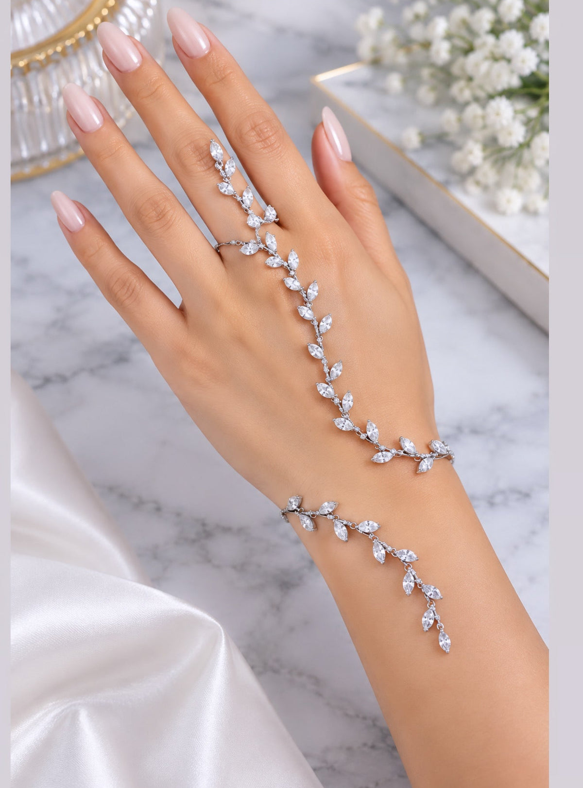 Preeti Hand Accessory