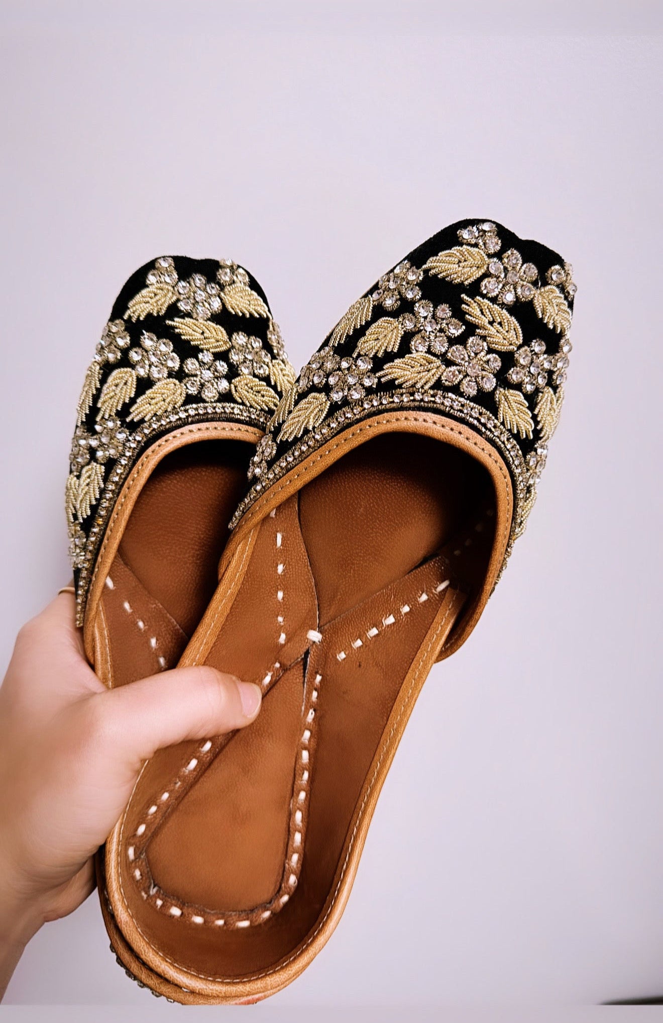 Black & Golden Punjabi Jutti