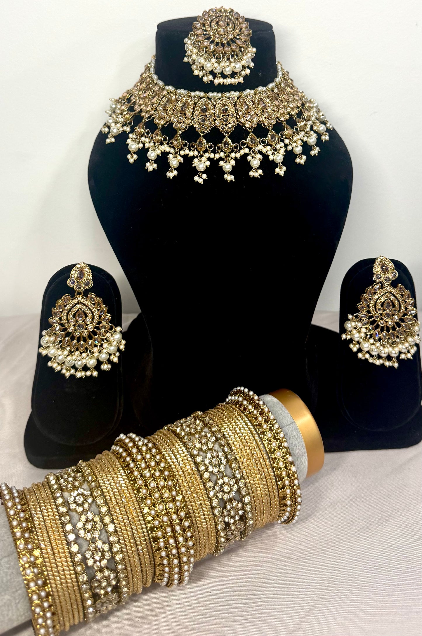 Golden Necklace and Bangle Set