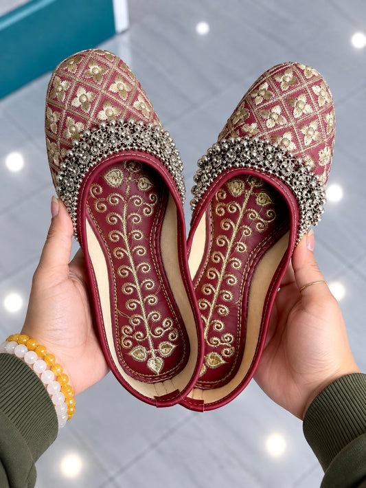 Kareena Kashmiri Style Ghungroo Punjabi Jutti