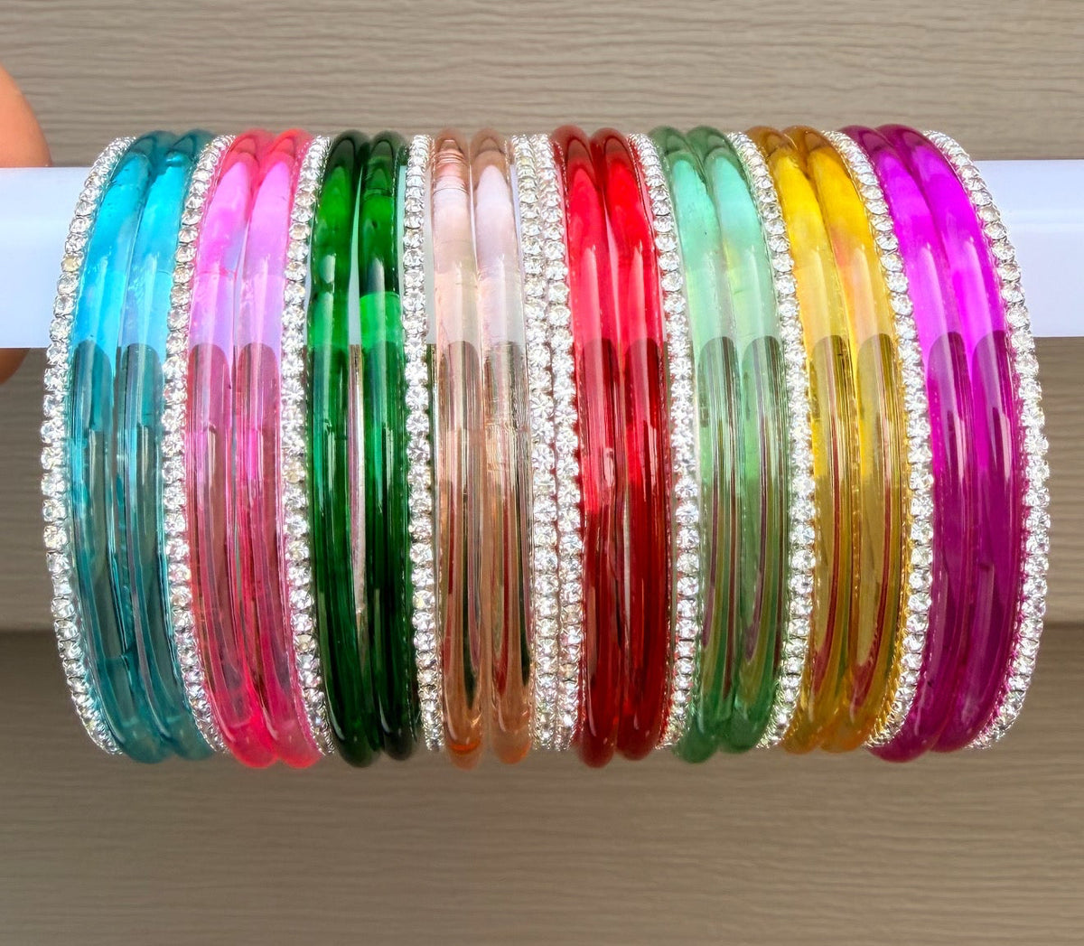 Simmi Glass Bangle Set