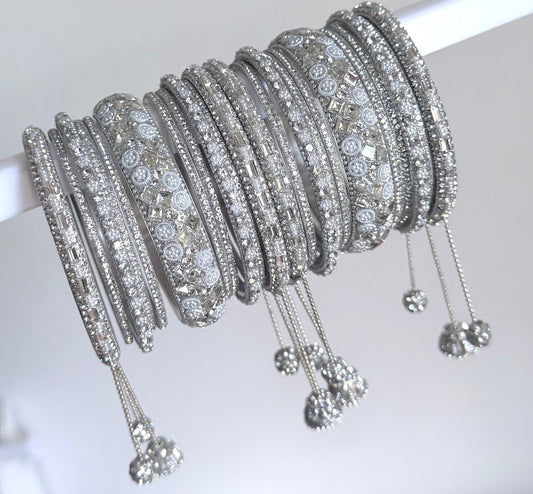 Avleen Silver Bangle Set