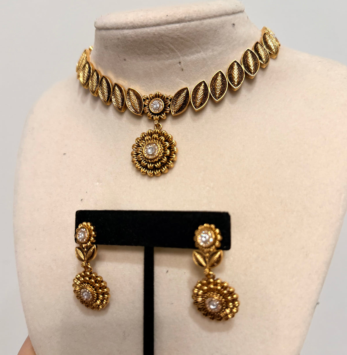 Antique Gold Plated Lightweight Necklace Set