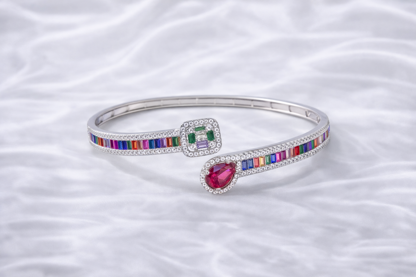 VVS Clarity WG Bracelet