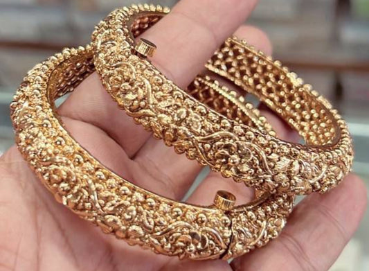 Gold Plated Heavy Rajwadi Style Bangle Set