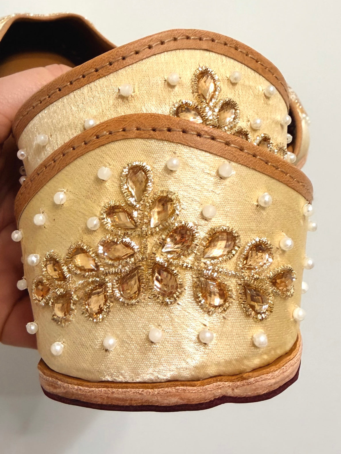 Golden Embroidered Punjabi Jutti