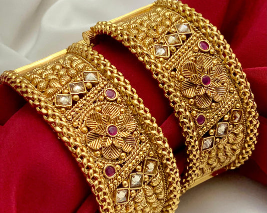 Heavy Rajwadi Style Gold Plated Bangle Set