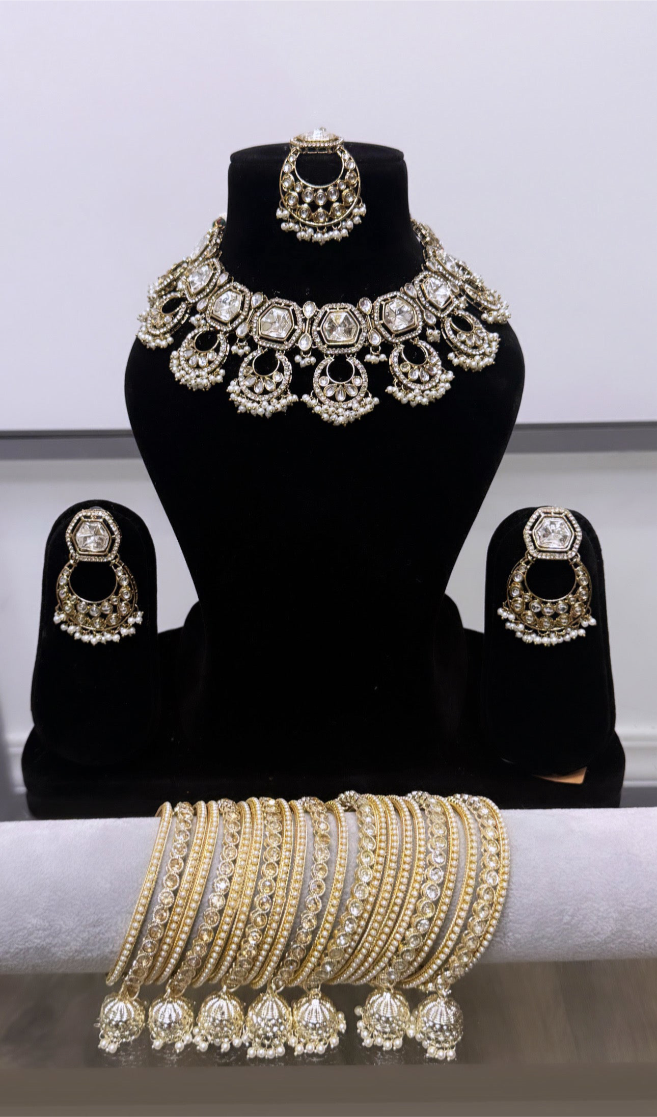 Heavy Kundan Set with Bangles