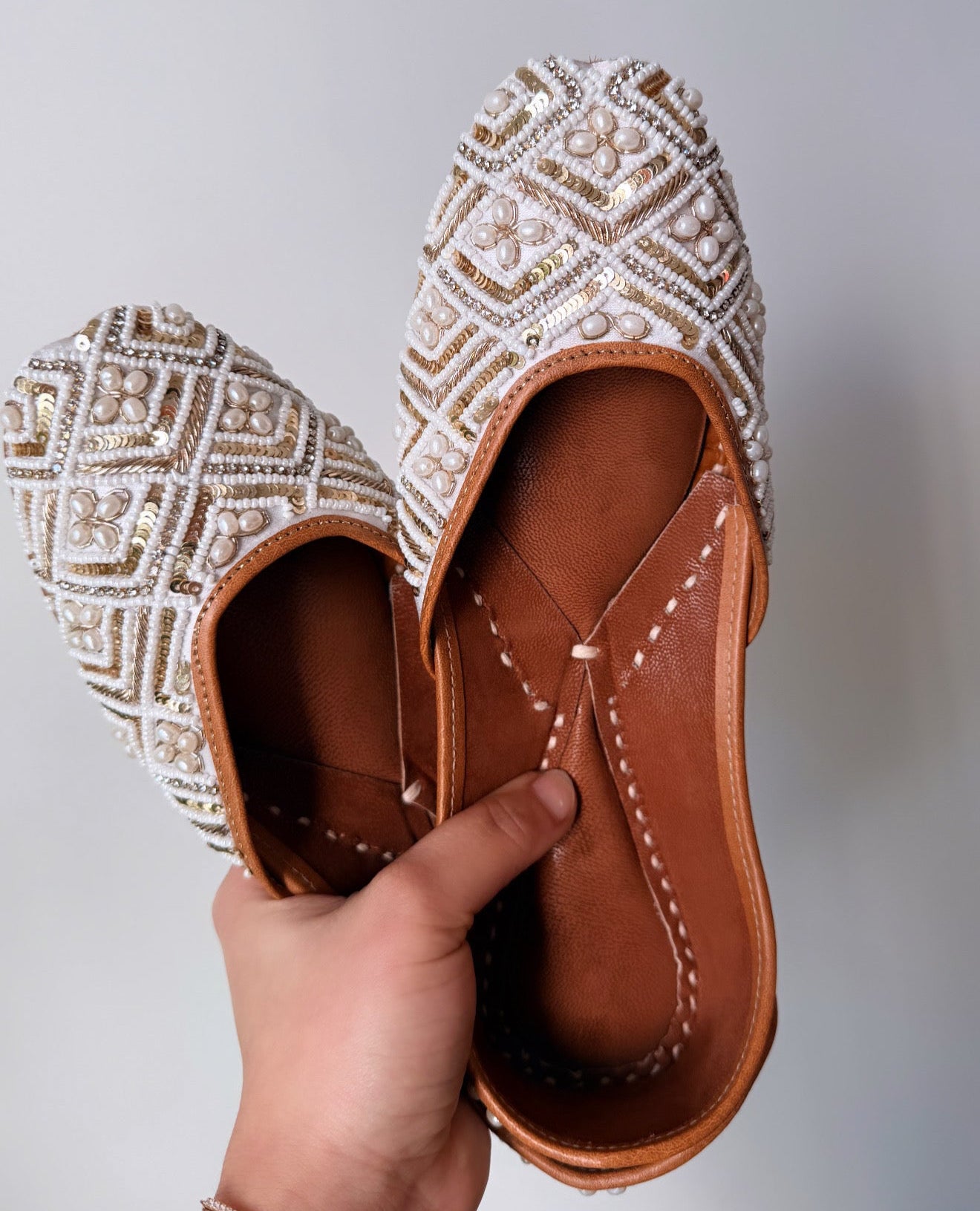 White and Gold Sequin Embroidery Punjabi Jutti