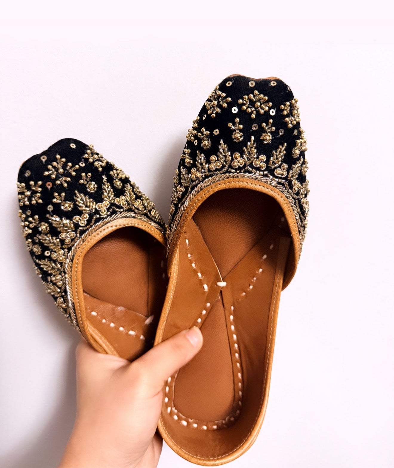 Black & Golden Punjabi Jutti