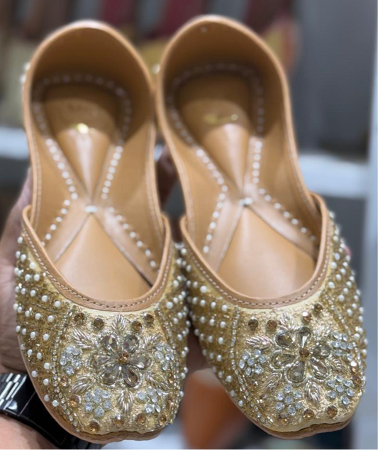 Golden Embroidered Punjabi Juttis