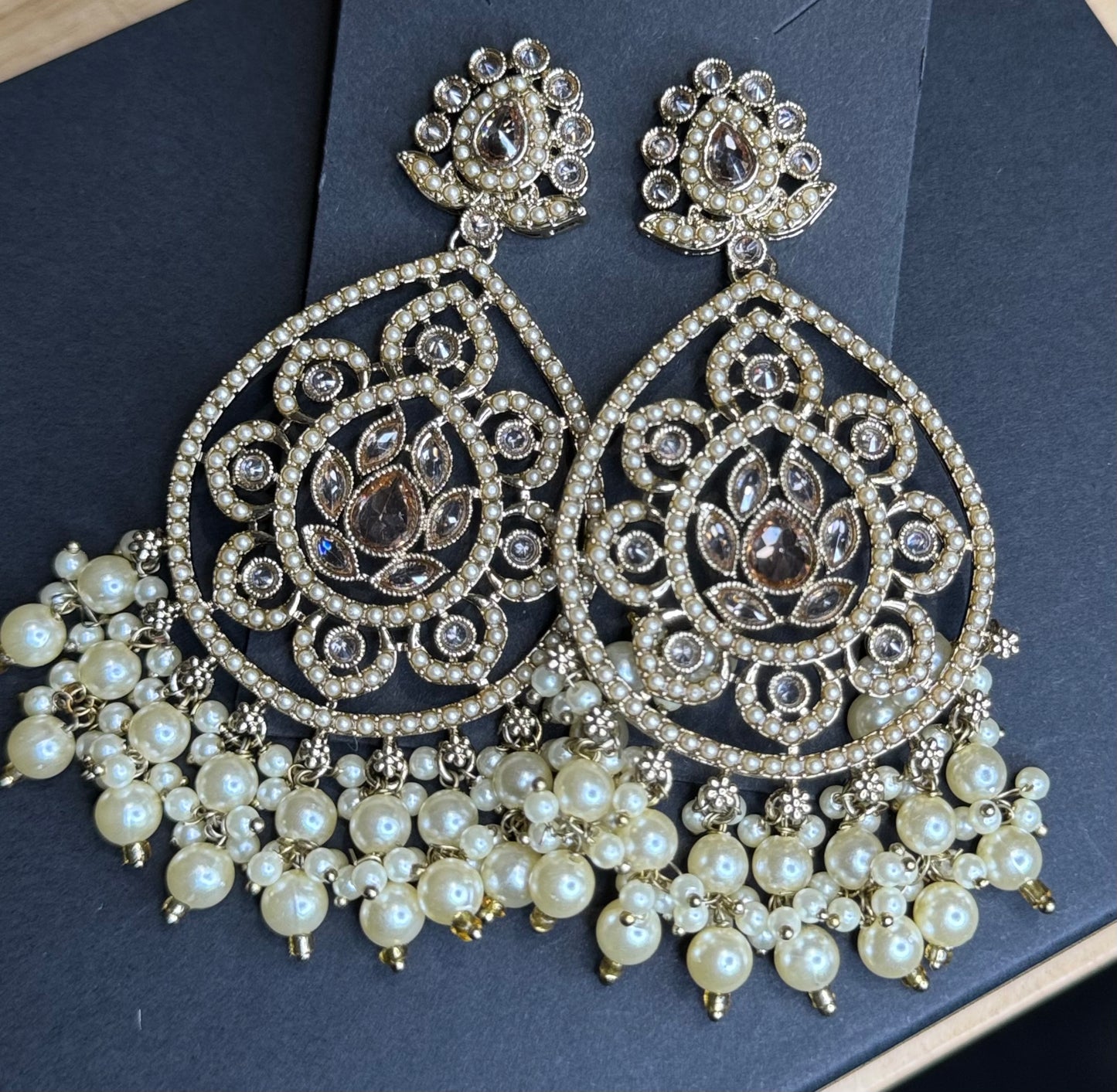Golden and Pearls Earrings Set