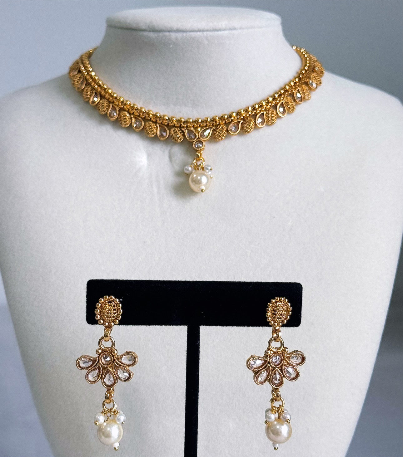 Lightweight Gold plated Necklace Set