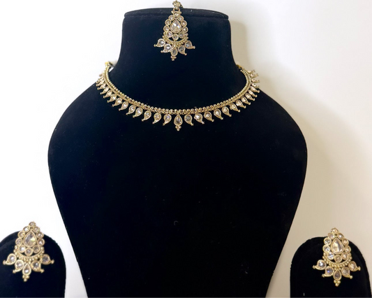 Lightweight Golden Necklace Set