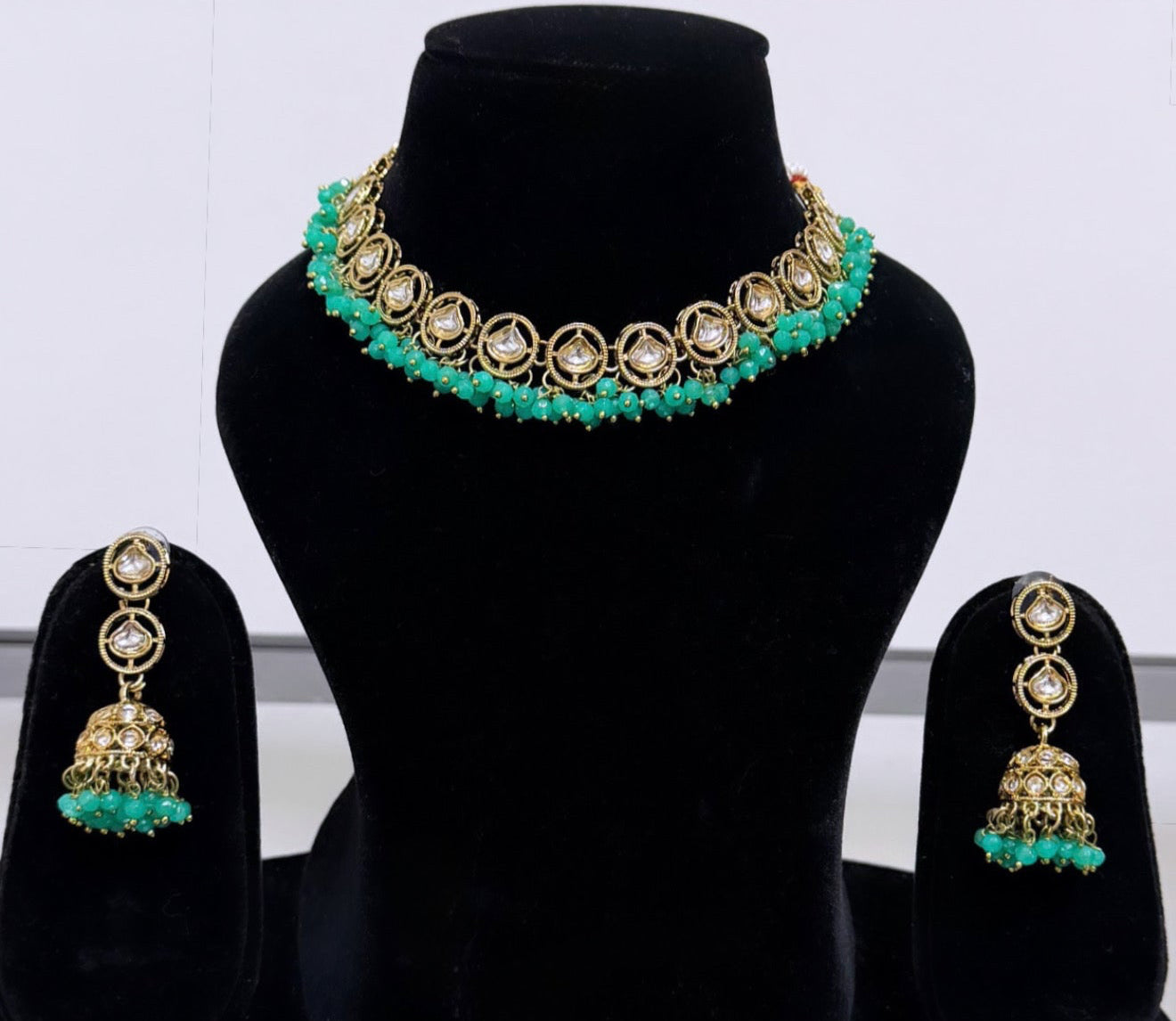 Lightweight Necklace Set