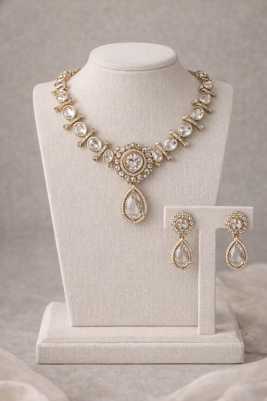 Sleek Victorian Style Necklace Set