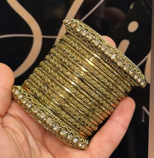 Sia Metal Bangle Set