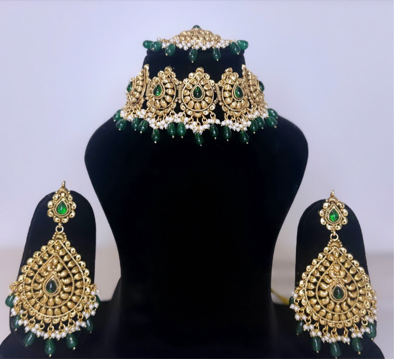Gold Plated Necklace Set in Dark Green