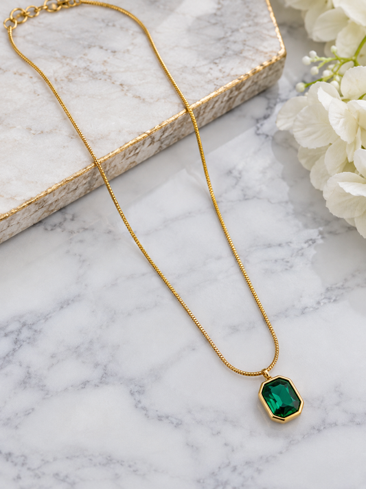 Kiara Gold Chain with Emerald Stone