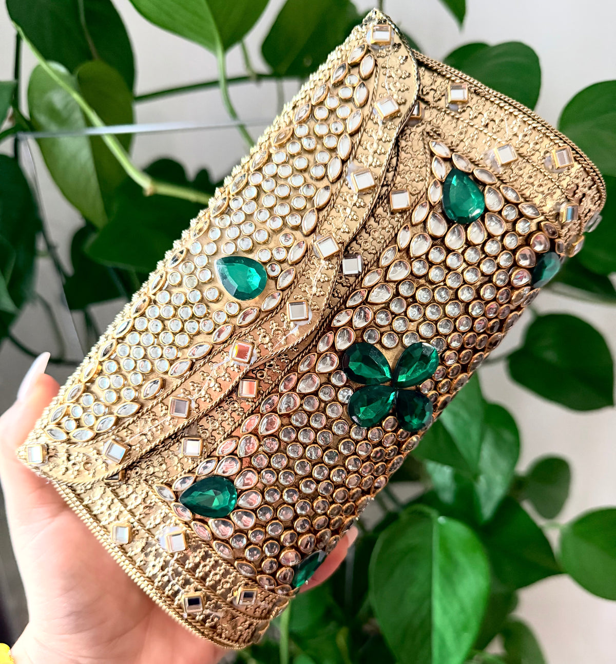Naina Big Kundan Clutch