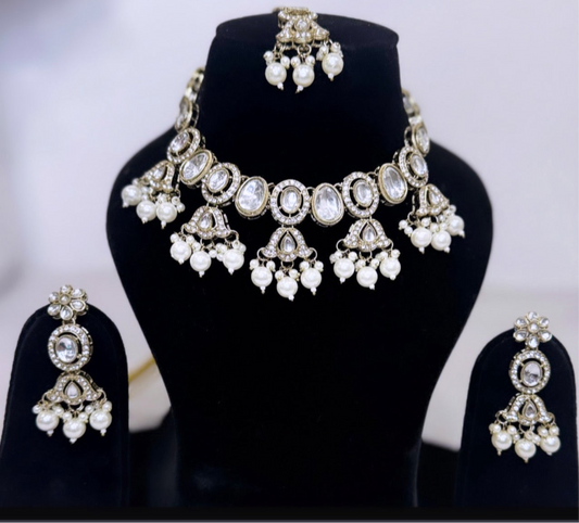 Kundan and Pearls Necklace Set