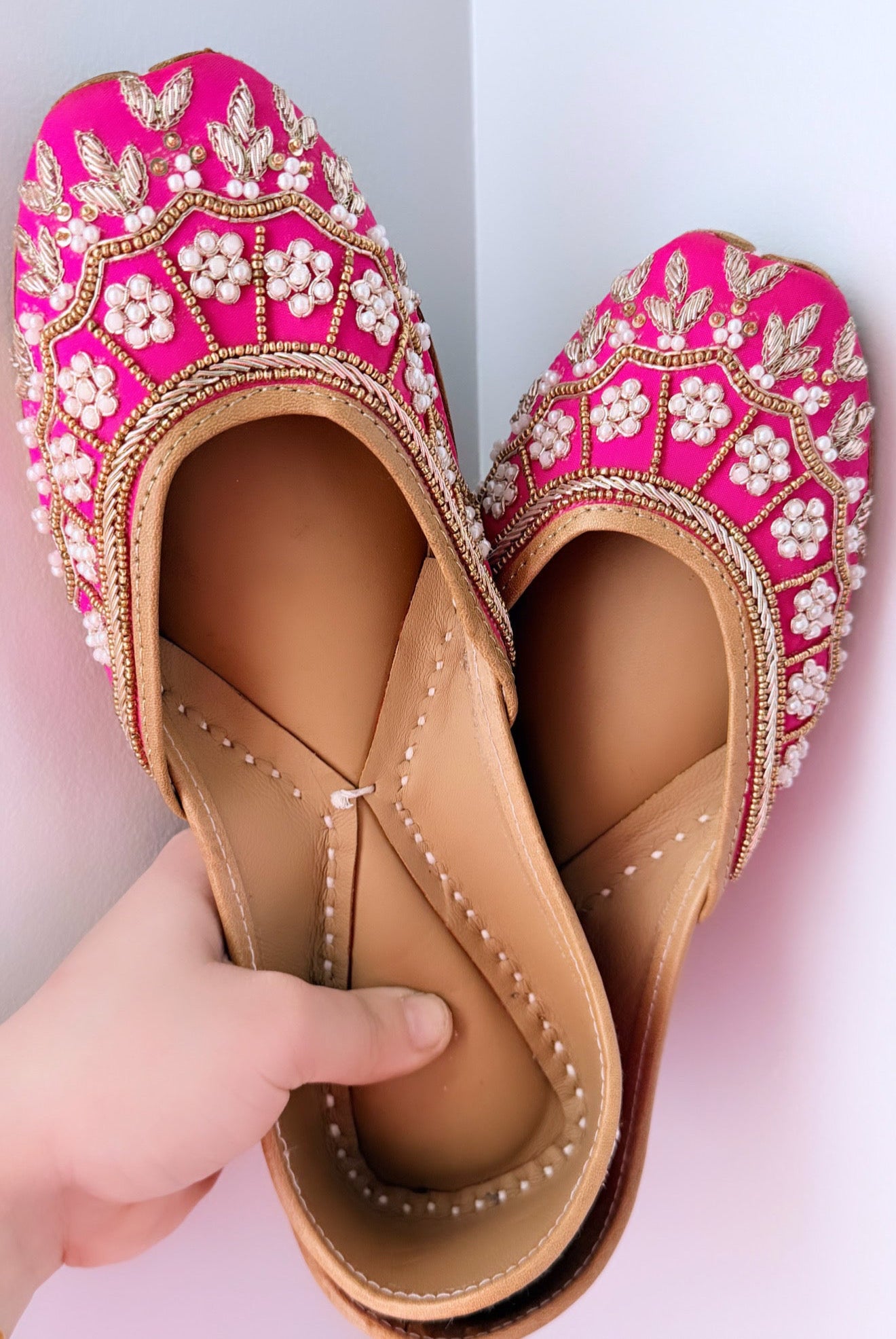 Hot Pink Punjabi Jutti