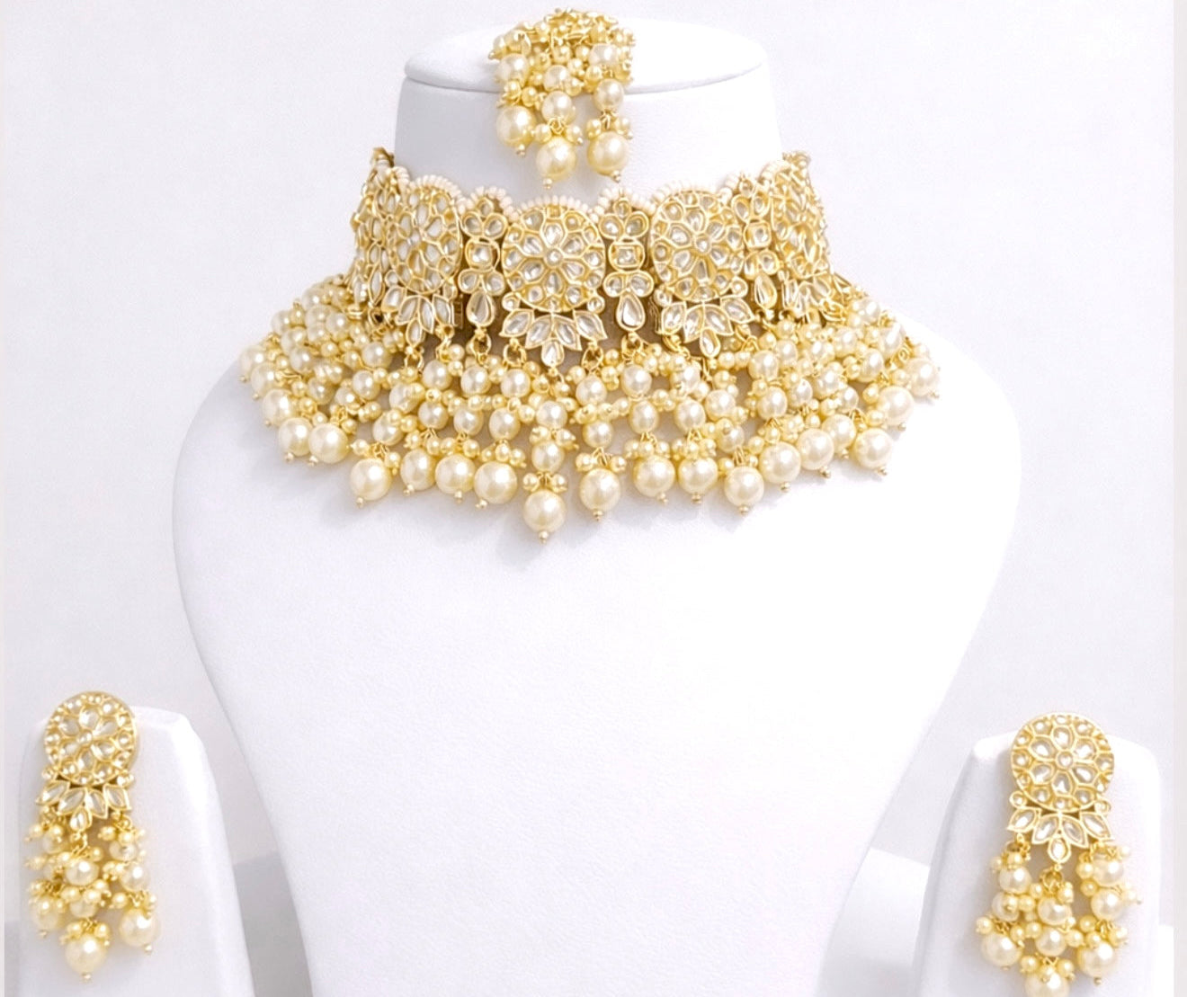 Priyanka Pearl Choker Set