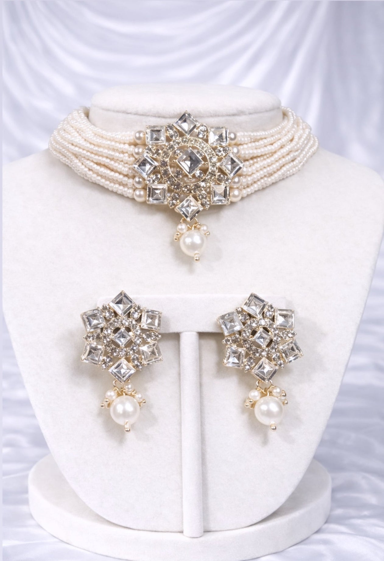 Zia Pearl Choker Necklace Set