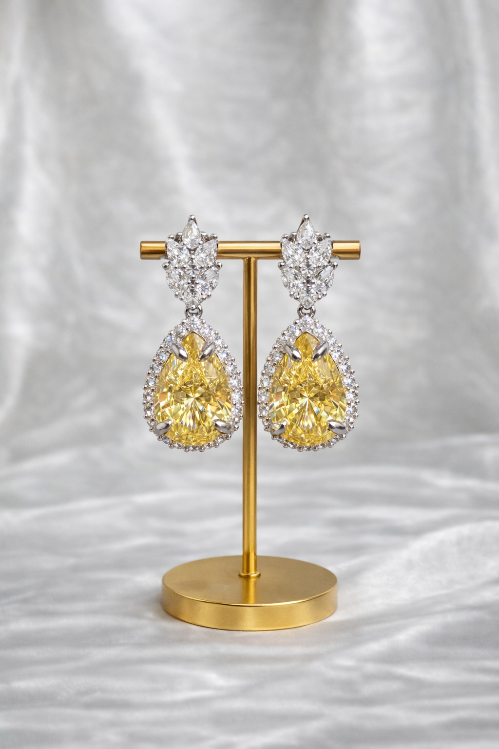 VVS Clarity WG Earrings