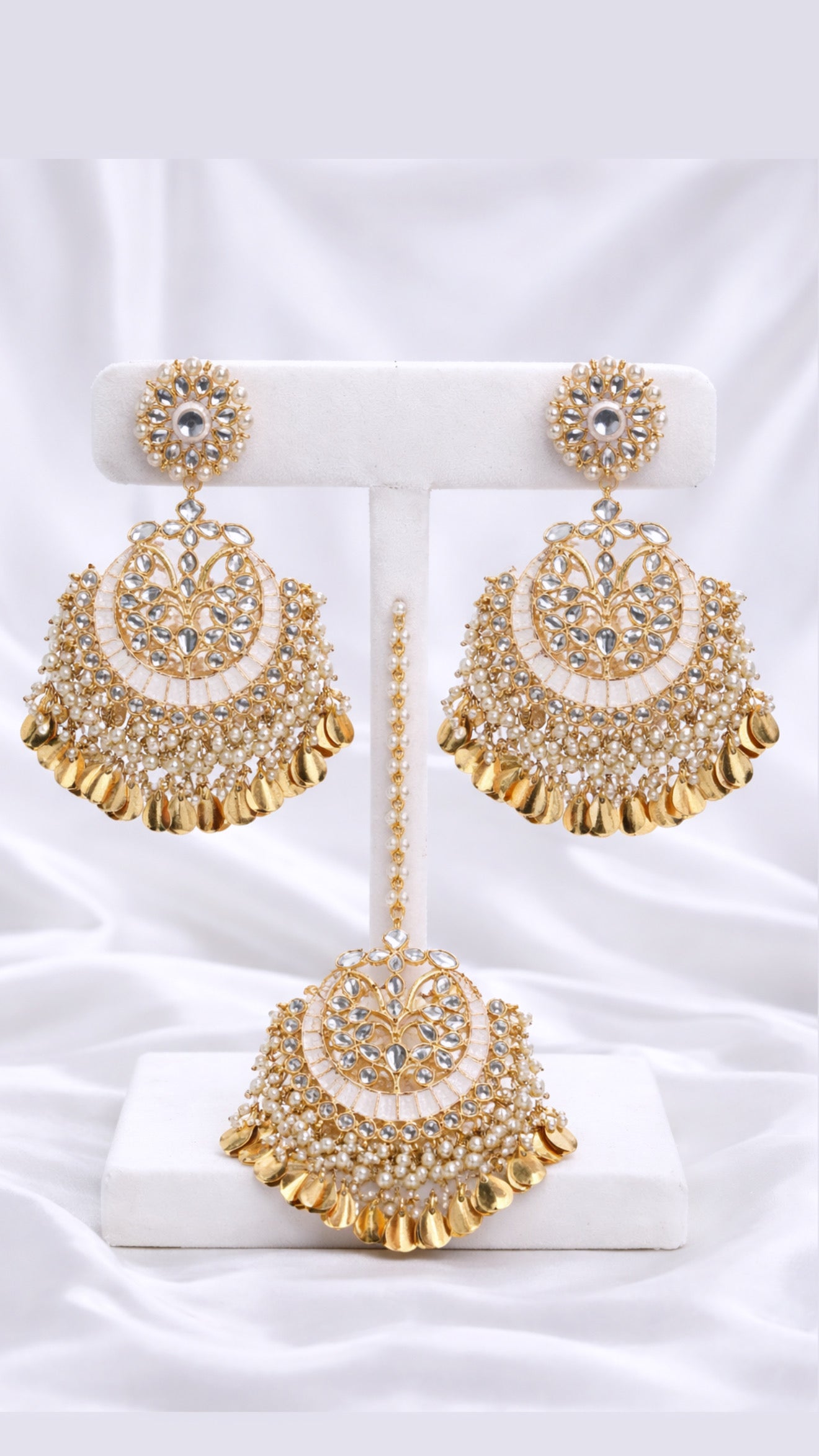Jago Style Earrings & Tikka Set